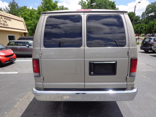 Ford Econoline Wagon 2dr Cpe V6 Manual GT Passenger Van