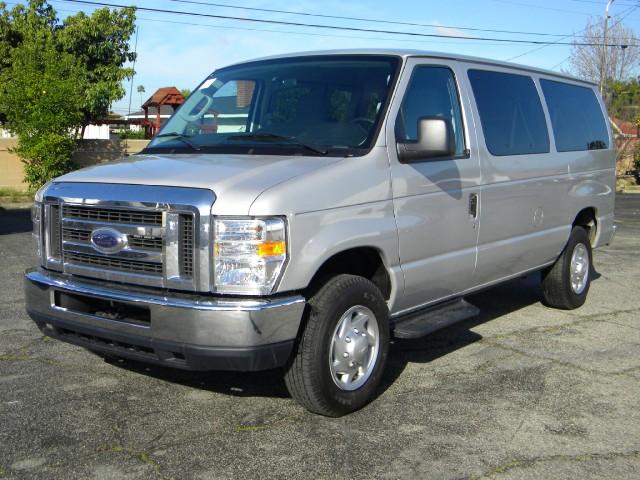 Ford Econoline Wagon 2dr Cpe V6 Manual GT Passenger Van