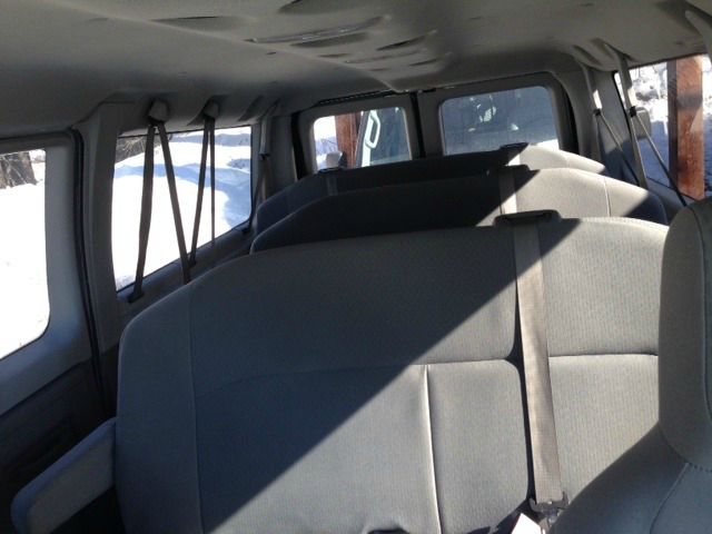 Ford Econoline Wagon 2010 photo 2