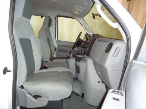 Ford Econoline Wagon 2010 photo 5