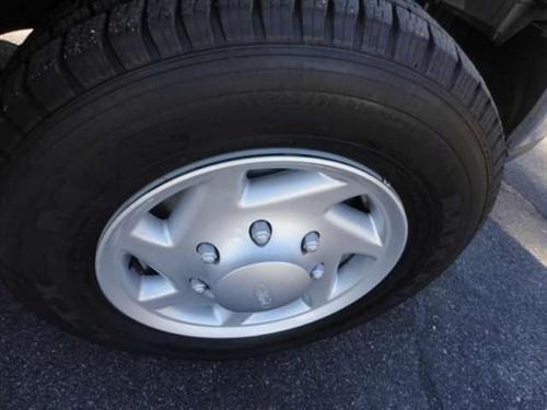 Ford Econoline Wagon 2010 photo 1