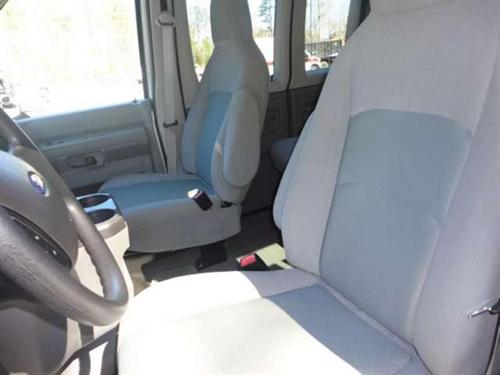 Ford Econoline Wagon 2010 photo 4