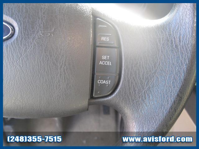 Ford Econoline Wagon 2010 photo 5