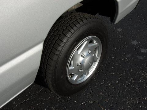 Ford Econoline Wagon 2010 photo 1