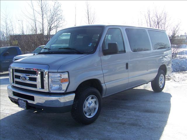 Ford Econoline Wagon Sport 4WD Passenger Van
