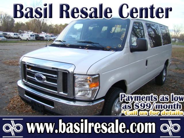 Ford Econoline Wagon 2010 photo 3