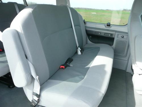 Ford Econoline Wagon 2010 photo 3