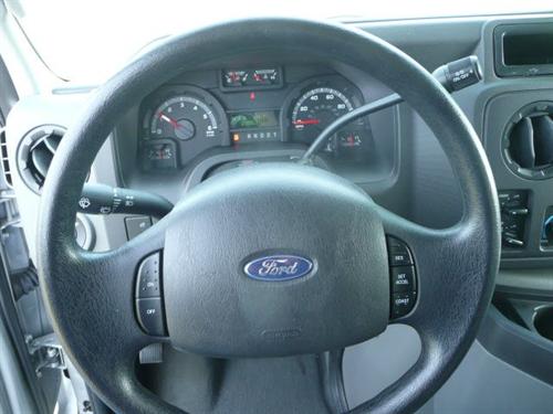 Ford Econoline Wagon 2010 photo 5