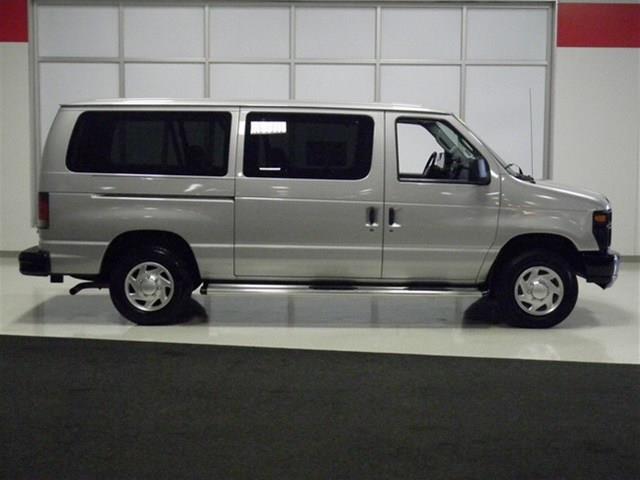 Ford Econoline Wagon Slt-4x4 Plus Passenger Van