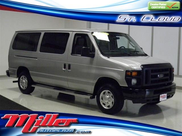 Ford Econoline Wagon 2010 photo 1