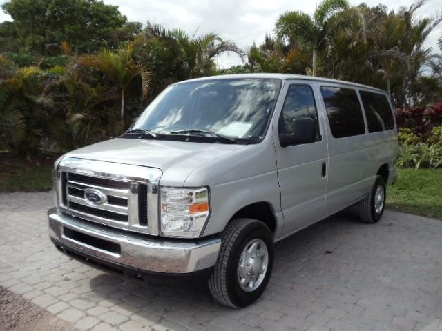 Ford Econoline Wagon SLE Duramax 4X4 Passenger Van