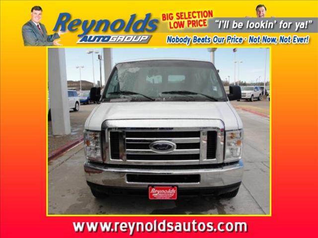 Ford Econoline Wagon 2010 photo 1