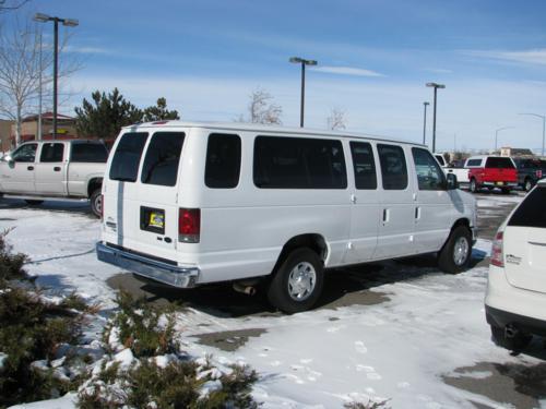 Ford Econoline Wagon 2010 photo 3