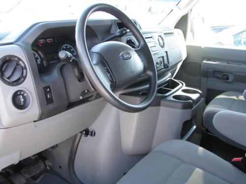 Ford Econoline Wagon 2010 photo 5