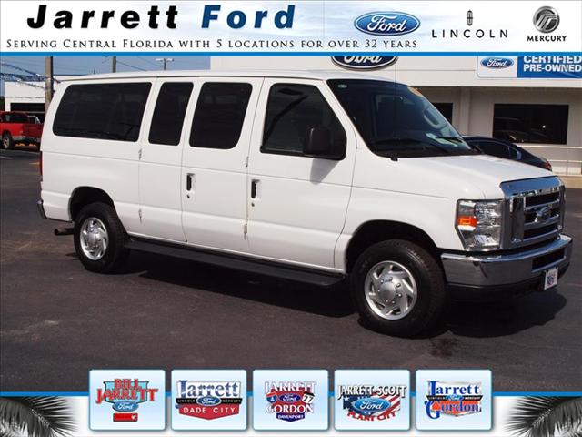 Ford Econoline Wagon Ertible GT Deluxe Passenger Van