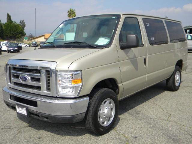 Ford Econoline Wagon 2dr Cpe V6 Manual GT Passenger Van