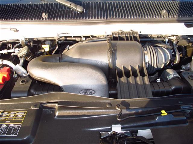 Ford Econoline Wagon 2010 photo 5