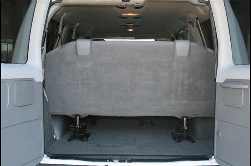 Ford Econoline Wagon 2010 photo 1