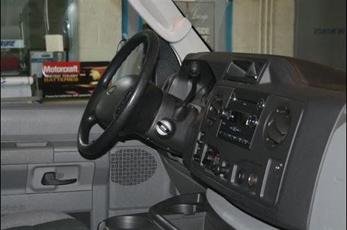 Ford Econoline Wagon 2010 photo 4