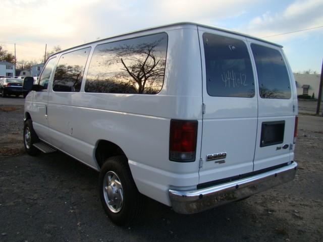 Ford Econoline Wagon 2010 photo 5