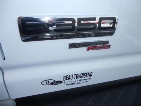 Ford Econoline Wagon 2010 photo 2