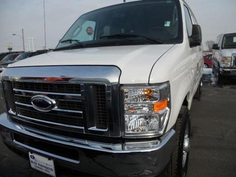 Ford Econoline Wagon 2010 photo 4