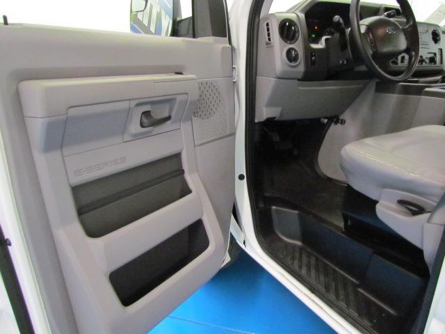 Ford Econoline Wagon With Navigation, Bluetoothand Sunroof Passenger Van