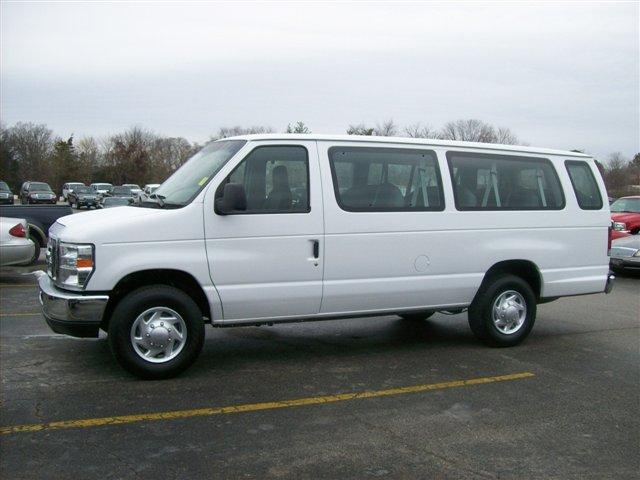 Ford Econoline Wagon CPE Passenger Van