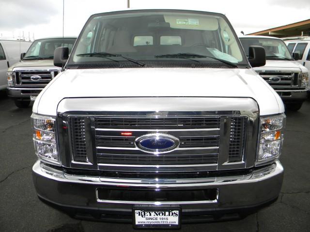 Ford Econoline Wagon 2dr Cpe V6 Manual GT Passenger Van