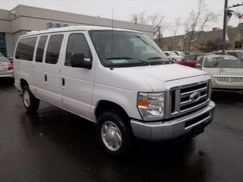Ford Econoline Wagon 2010 photo 1