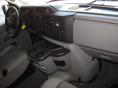 Ford Econoline Wagon 2010 photo 1
