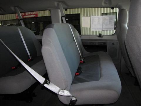 Ford Econoline Wagon 2010 photo 2