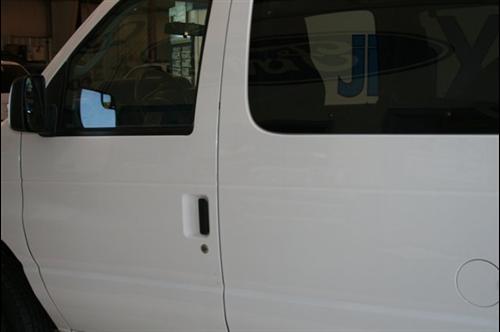 Ford Econoline Wagon 2010 photo 5