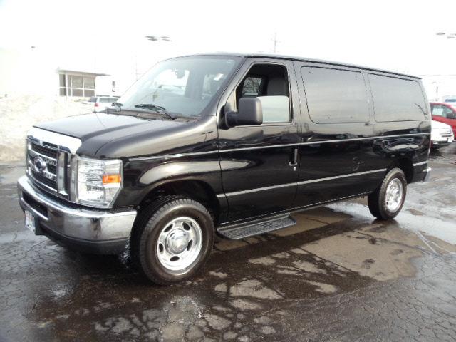 Ford Econoline Wagon 2010 photo 1