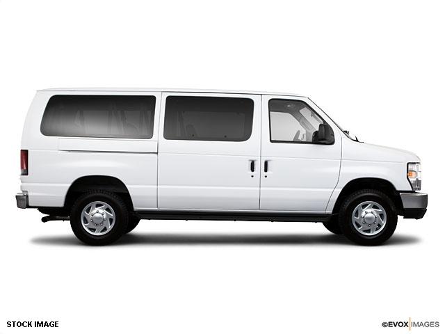 Ford Econoline Wagon 2010 photo 4