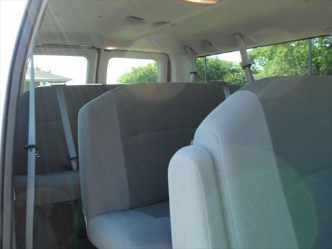 Ford Econoline Wagon 2010 photo 1