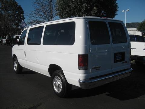 Ford Econoline Wagon 2010 photo 1