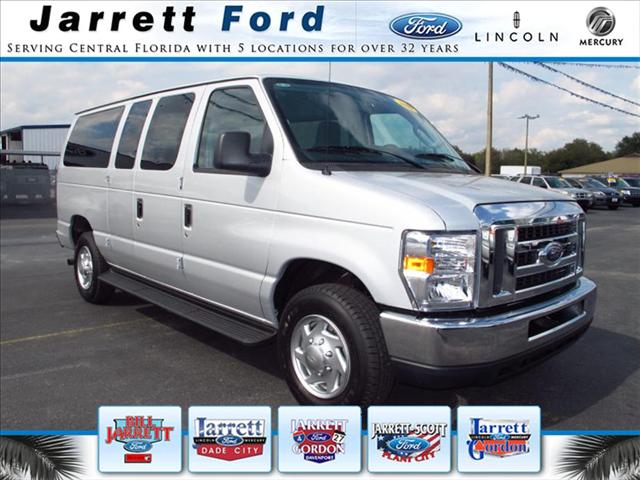 Ford Econoline Wagon Ertible GT Deluxe Passenger Van