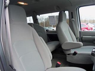 Ford Econoline Wagon 2011 photo 3