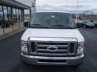 Ford Econoline Wagon 2011 photo 4