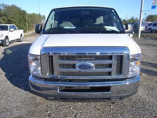 Ford Econoline Wagon 2011 photo 4