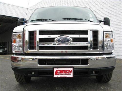 Ford Econoline Wagon 2011 photo 5