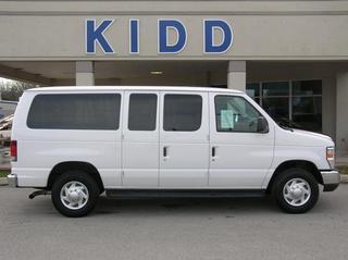 Ford Econoline Wagon 2011 photo 1