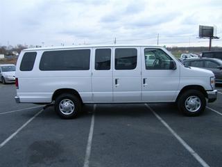 Ford Econoline Wagon 2011 photo 4