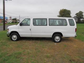 Ford Econoline Wagon 2011 photo 4