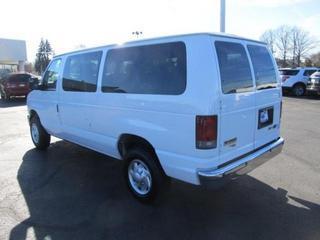 Ford Econoline Wagon 2011 photo 5