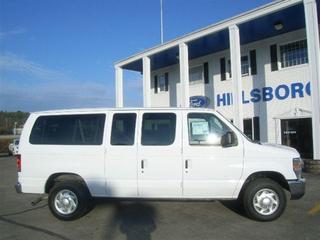 Ford Econoline Wagon 2011 photo 1