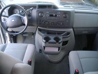 Ford Econoline Wagon 2011 photo 3
