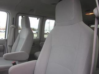 Ford Econoline Wagon 2011 photo 1