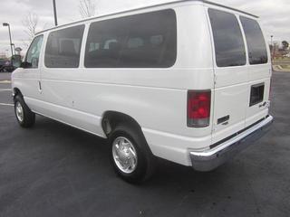 Ford Econoline Wagon 2011 photo 4